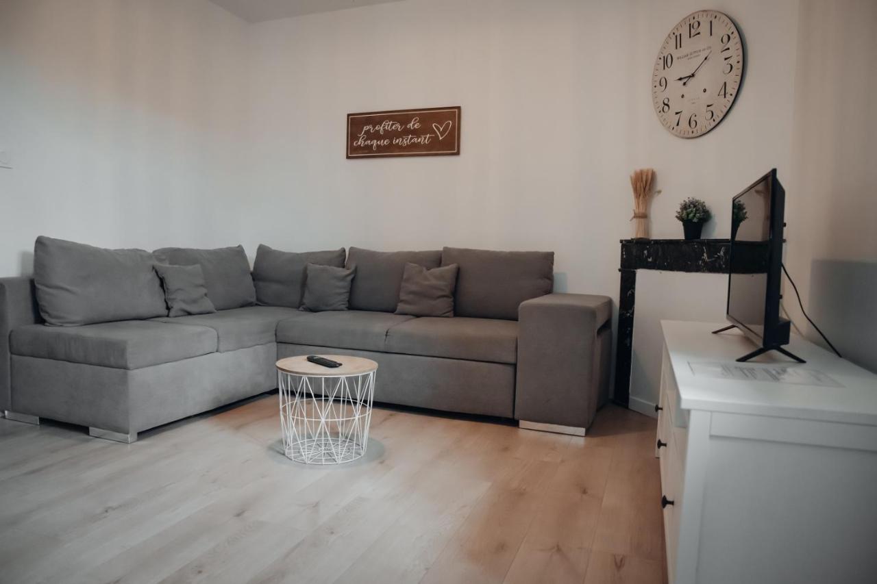 Ernée Superbe Appartement Avec Terrasse Au Calme מראה חיצוני תמונה
