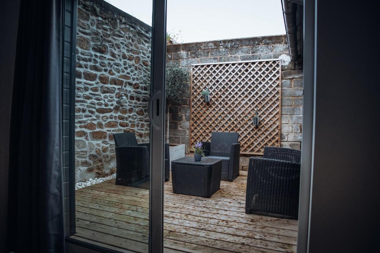 Ernée Superbe Appartement Avec Terrasse Au Calme מראה חיצוני תמונה
